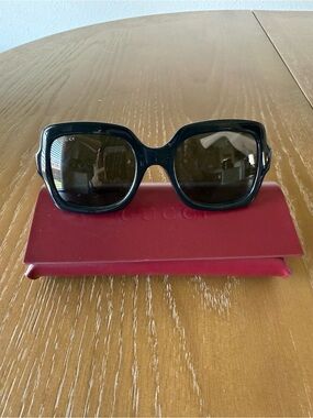 Gucci GG1337S 008 Black Pink Oversized Sunglasses 54-22-140 w/ Case